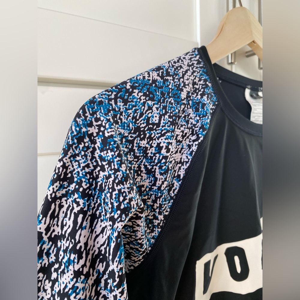 Volcom Women’s Rashguard - Picture 3 of 7